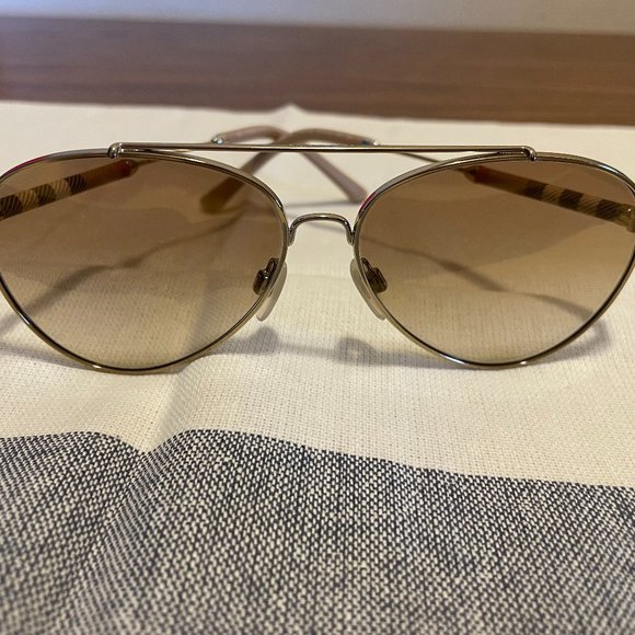 Authentic BURBERRY Blonde Aviator Sunglasses with hard case main image 15